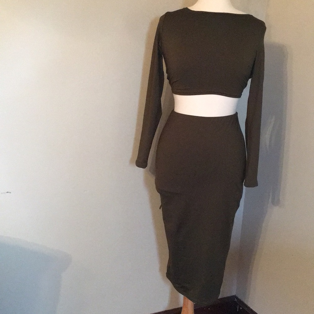 Two piece pencil skirt and cropped top - Picture 2 of 6